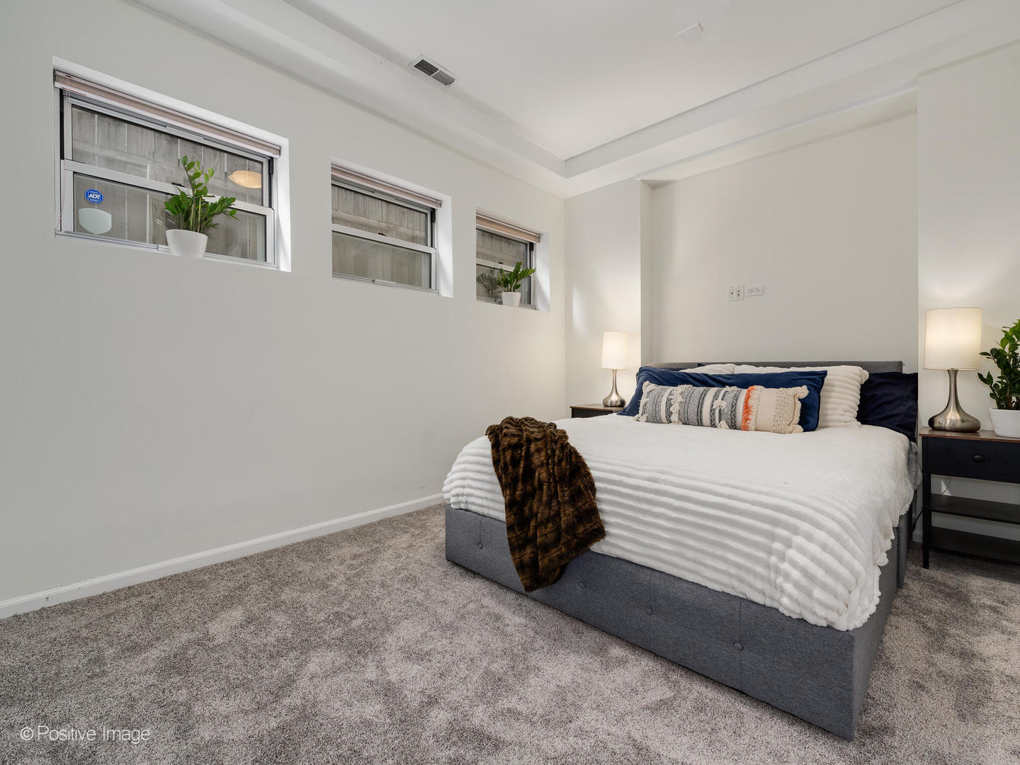 1723 W Le Moyne Street Unit: 101