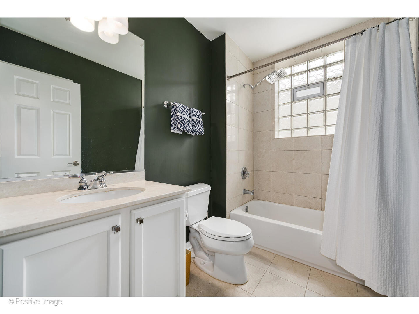 2846 N Southport Avenue Unit: 3S