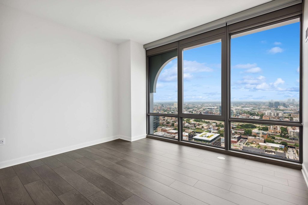 164 N Peoria Street Unit: 1906
