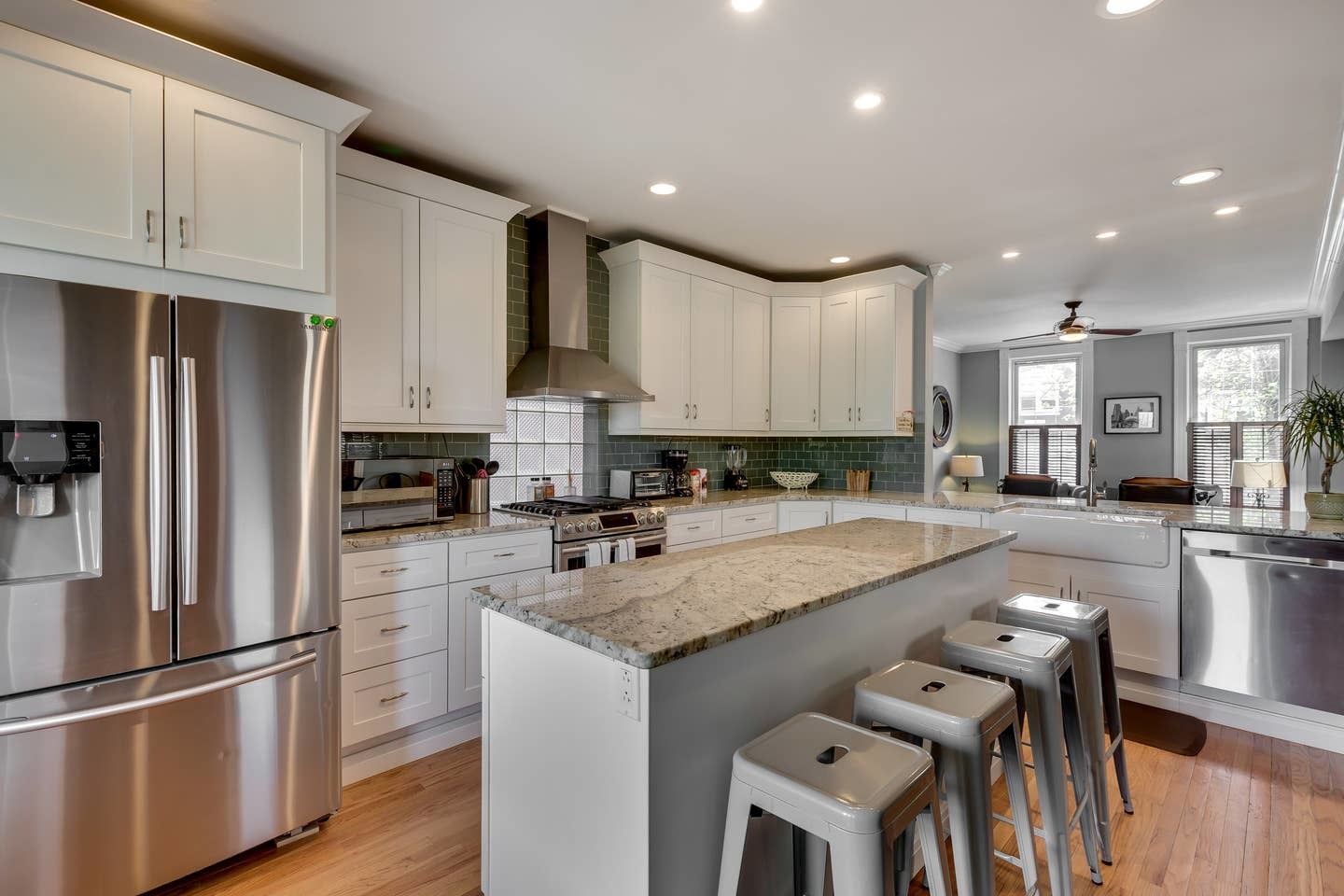 2125 N Winchester Avenue