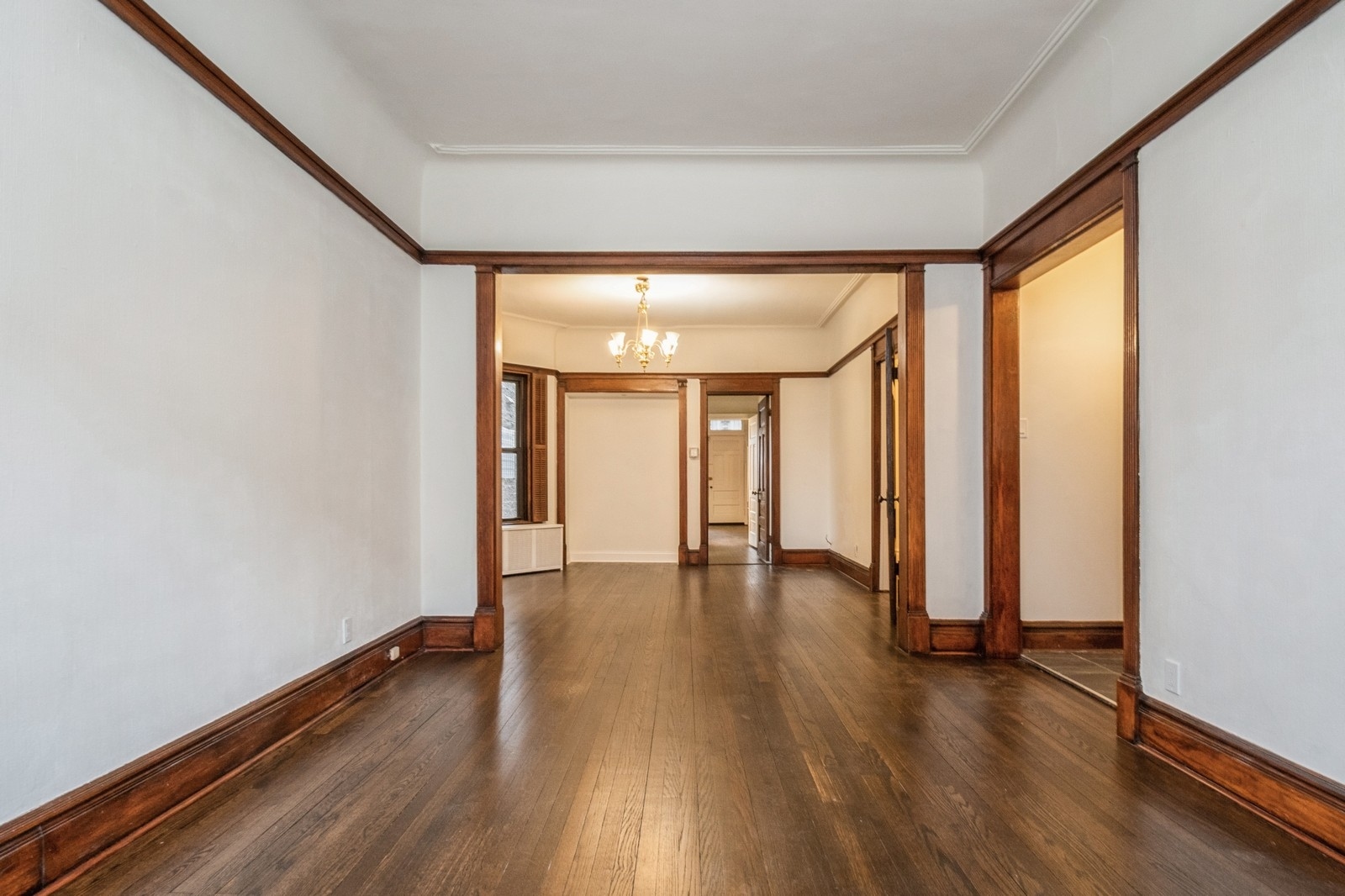 3308 N Clifton Avenue Unit: 1F