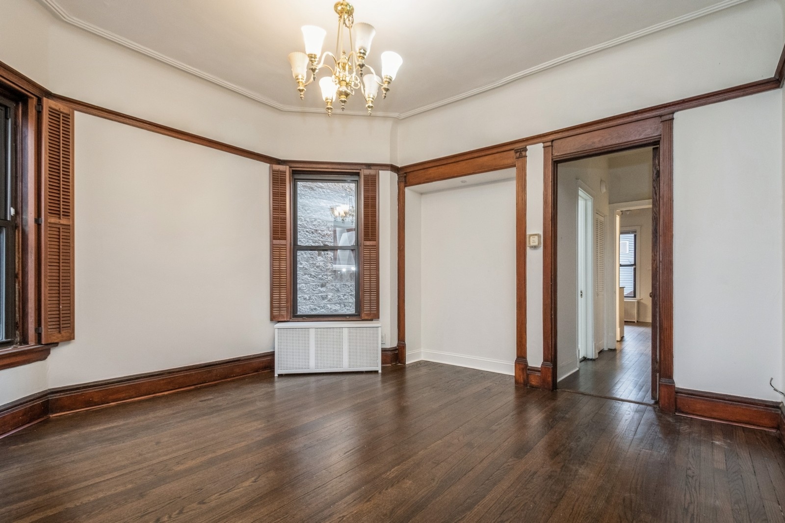 3308 N Clifton Avenue Unit: 1F