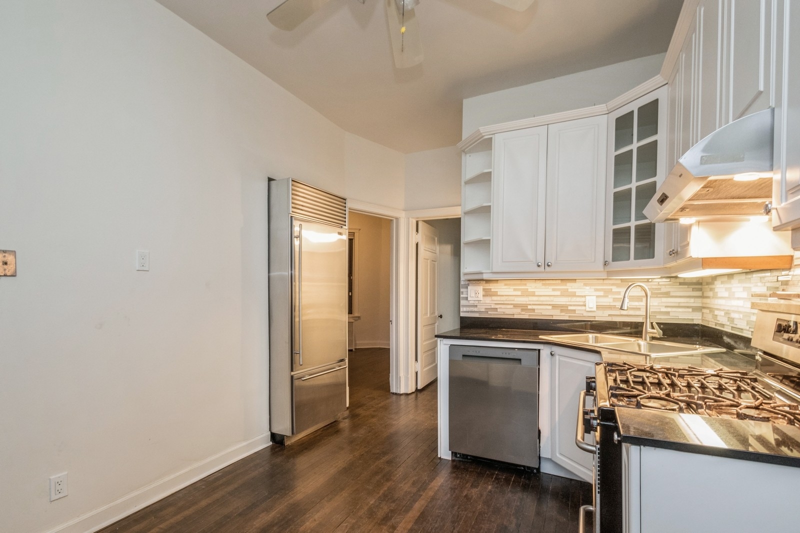 3308 N Clifton Avenue Unit: 1F