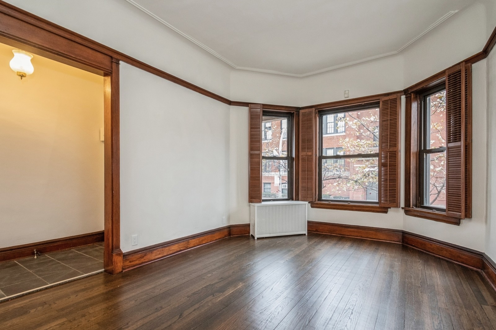3308 N Clifton Avenue Unit: 1F