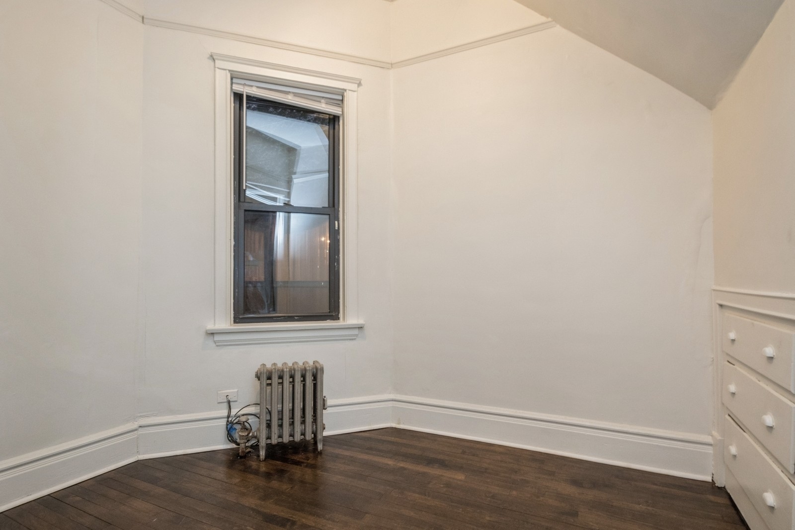 3308 N Clifton Avenue Unit: 1F
