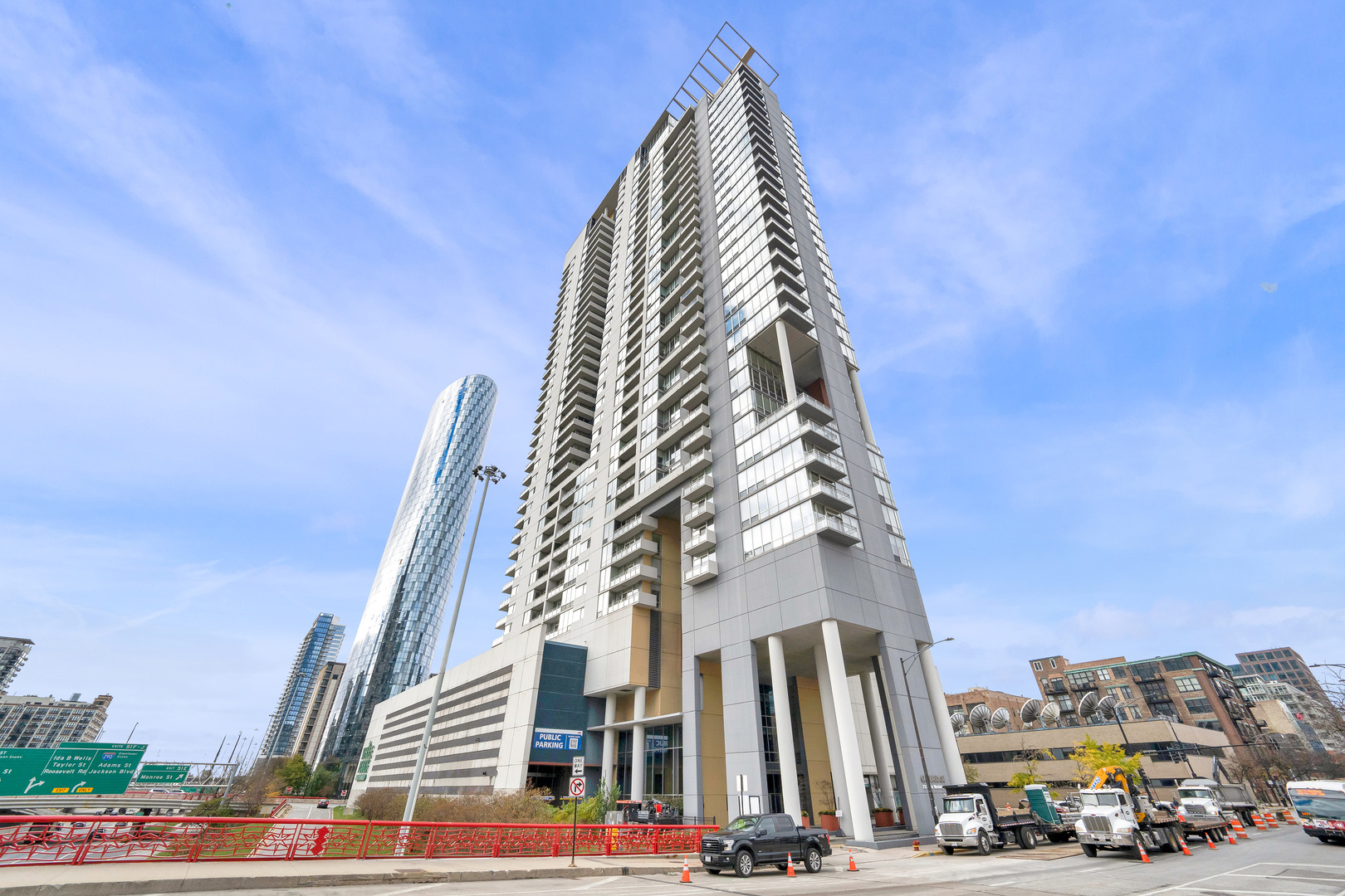 737 W WASHINGTON Boulevard Unit: 3002