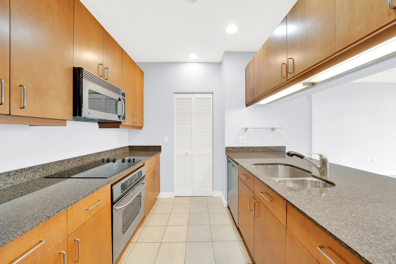 737 W WASHINGTON Boulevard Unit: 3002