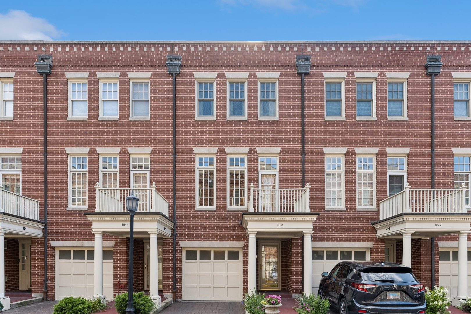 1414 W Wrightwood Avenue Unit: F