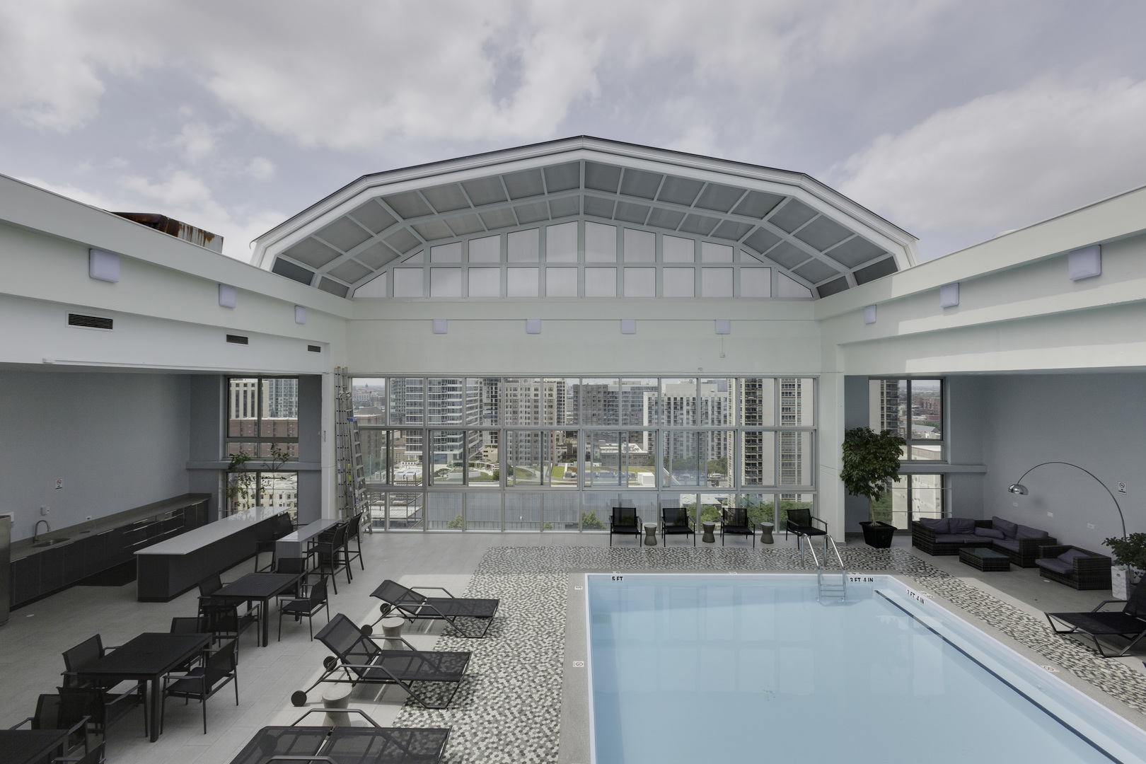 1221 N Dearborn Street Unit: 406N