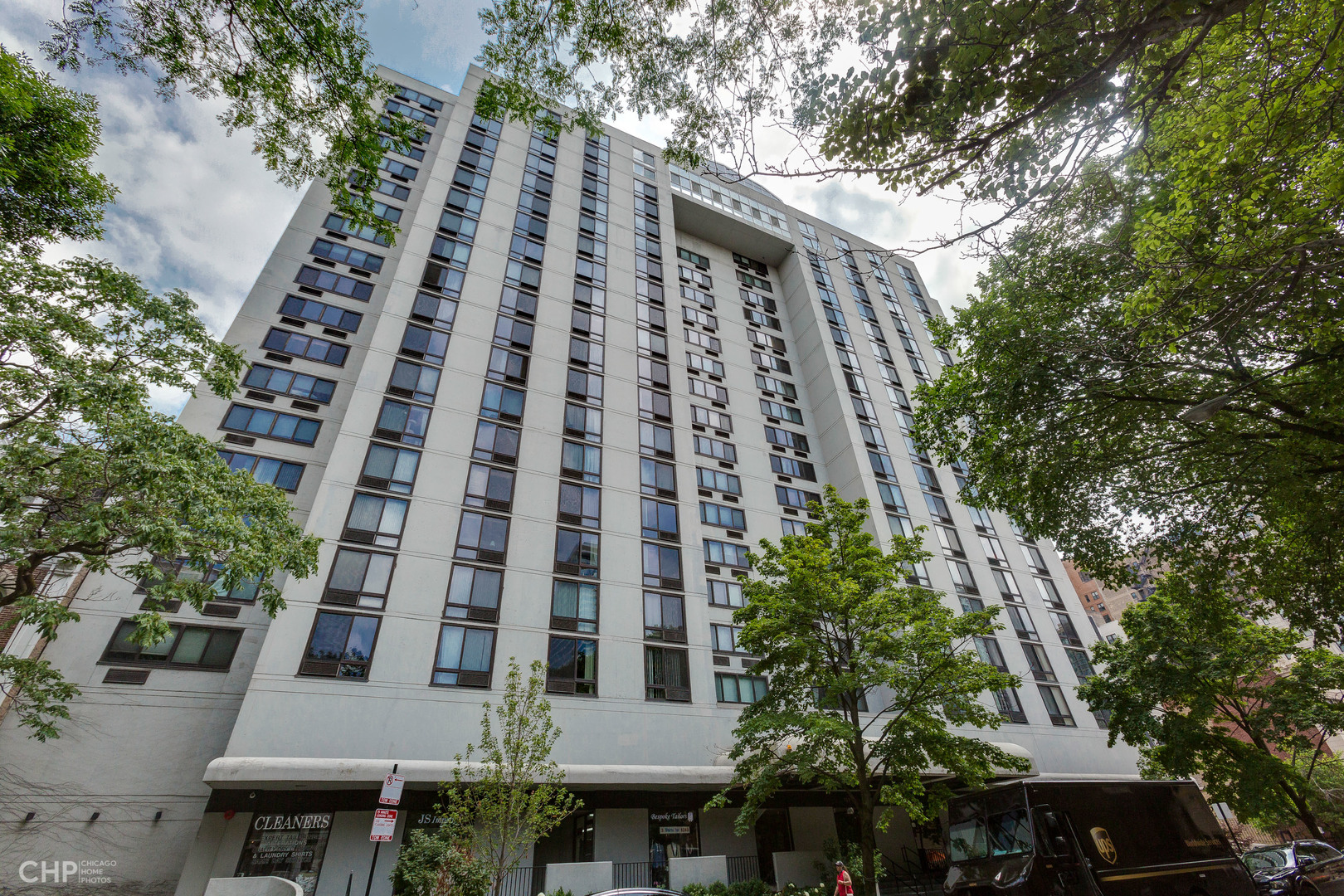 1221 N Dearborn Street Unit: 406N