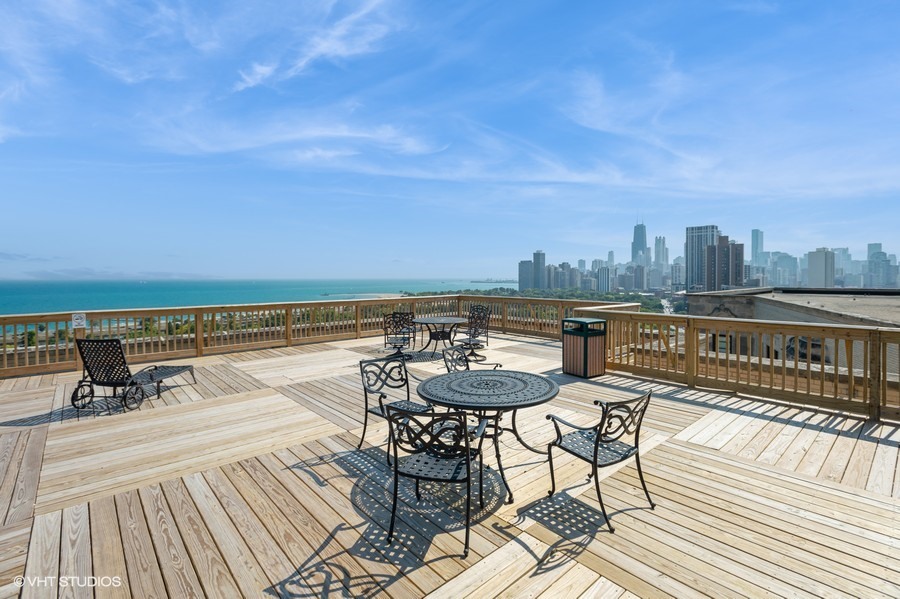 2000 N Lincoln Park West Avenue Unit: 804