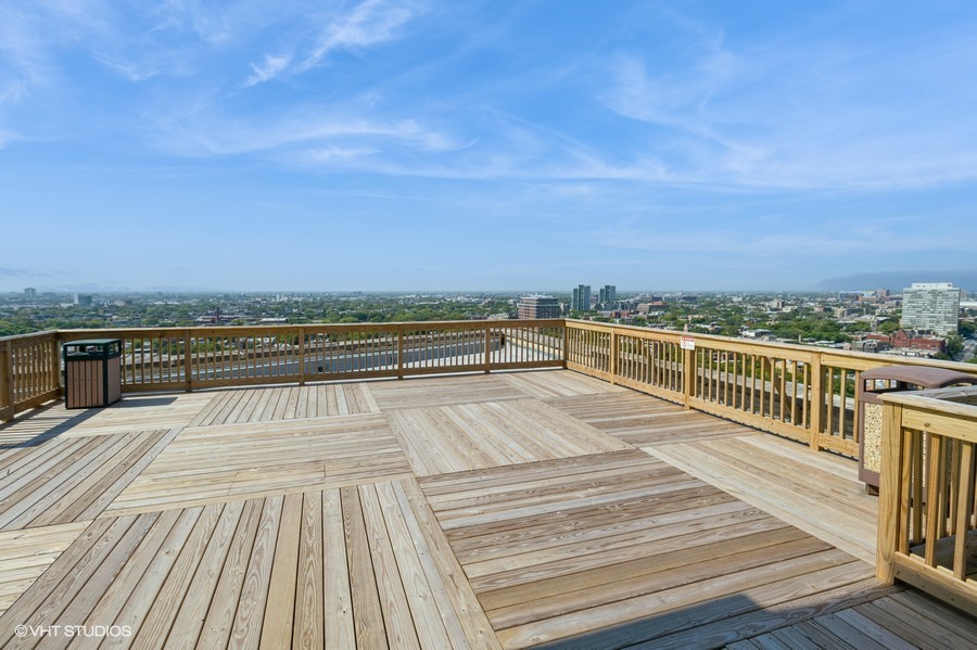 2000 N Lincoln Park West Avenue Unit: 804