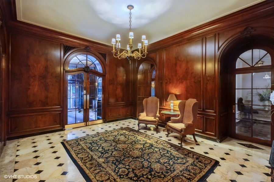 2000 N Lincoln Park West Avenue Unit: 804
