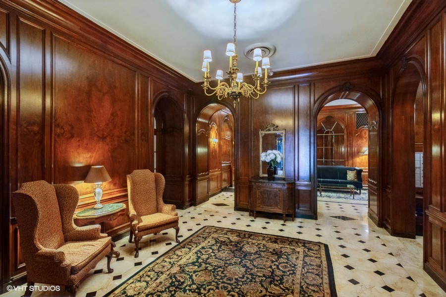 2000 N Lincoln Park West Avenue Unit: 804