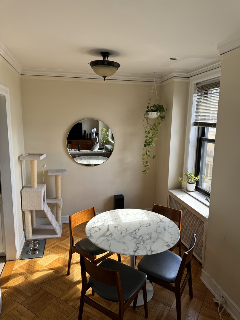 2000 N Lincoln Park West Avenue Unit: 804