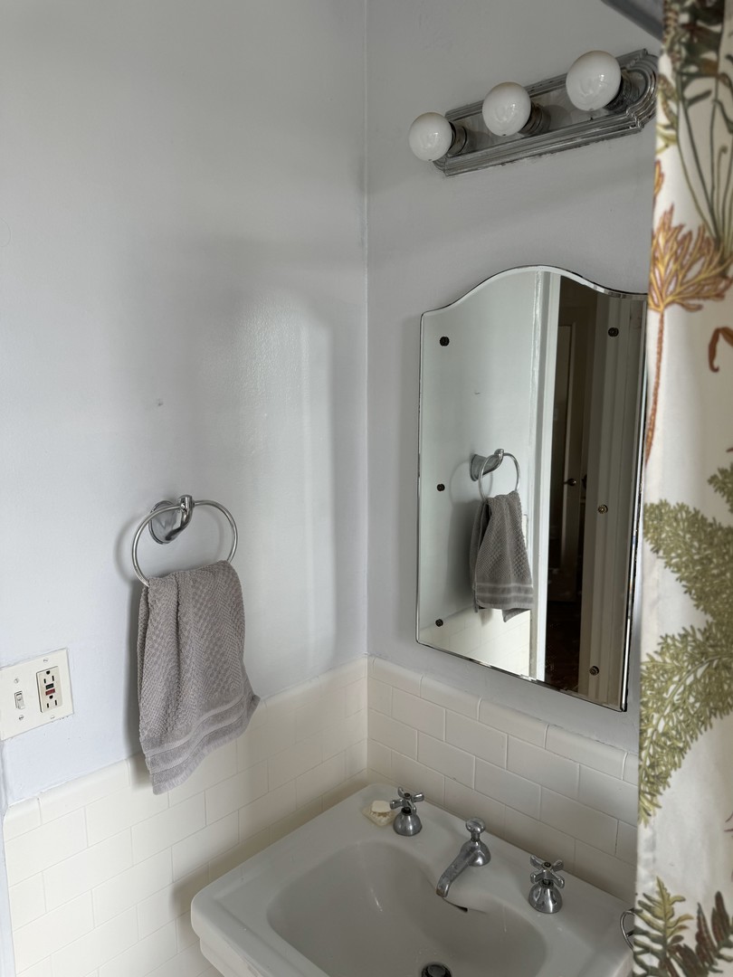 2000 N Lincoln Park West Avenue Unit: 804