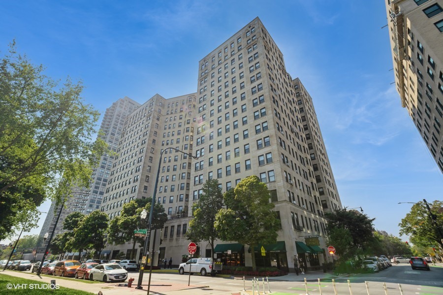 2000 N Lincoln Park West Avenue Unit: 804
