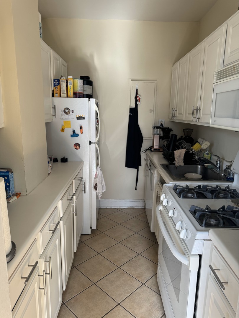 2000 N Lincoln Park West Avenue Unit: 804