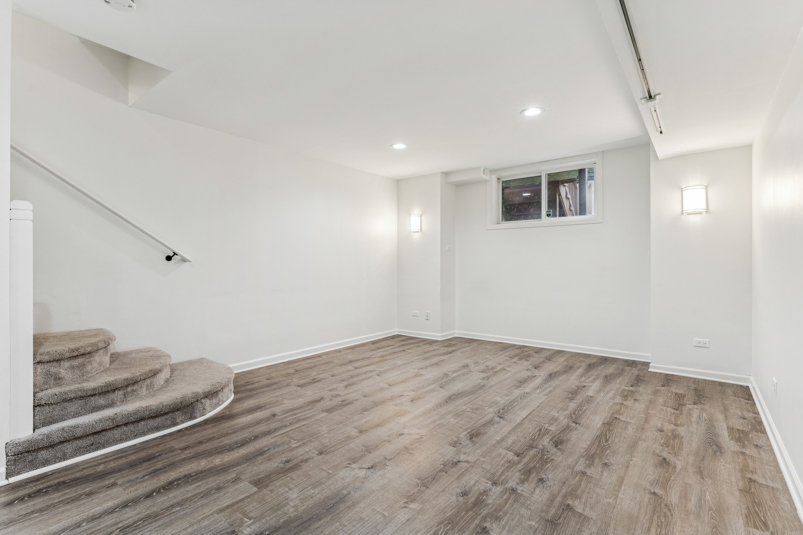 1443 W Wrightwood Avenue Unit: B