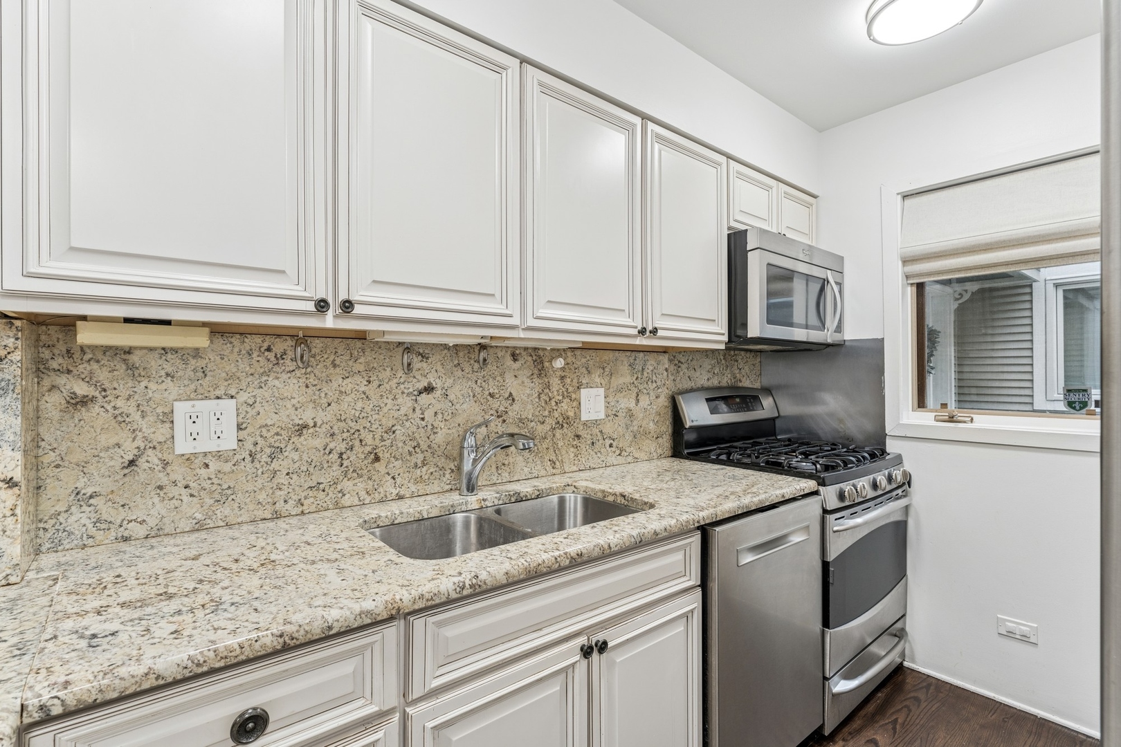 1443 W Wrightwood Avenue Unit: B