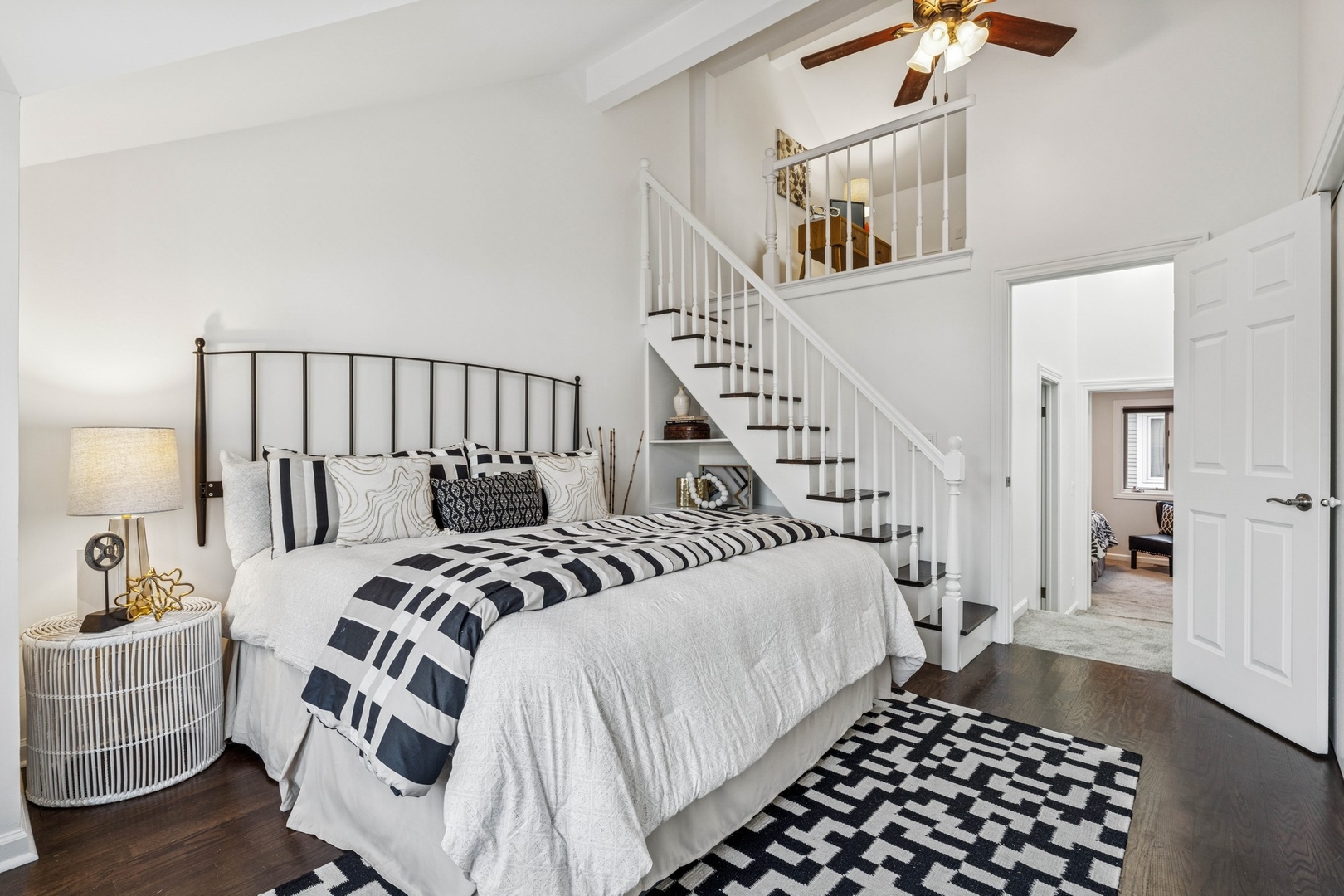 1443 W Wrightwood Avenue Unit: B