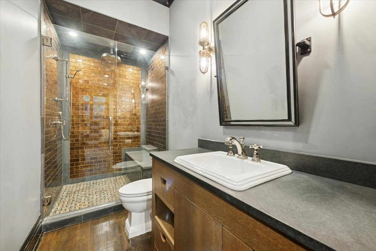 457 W Deming Place