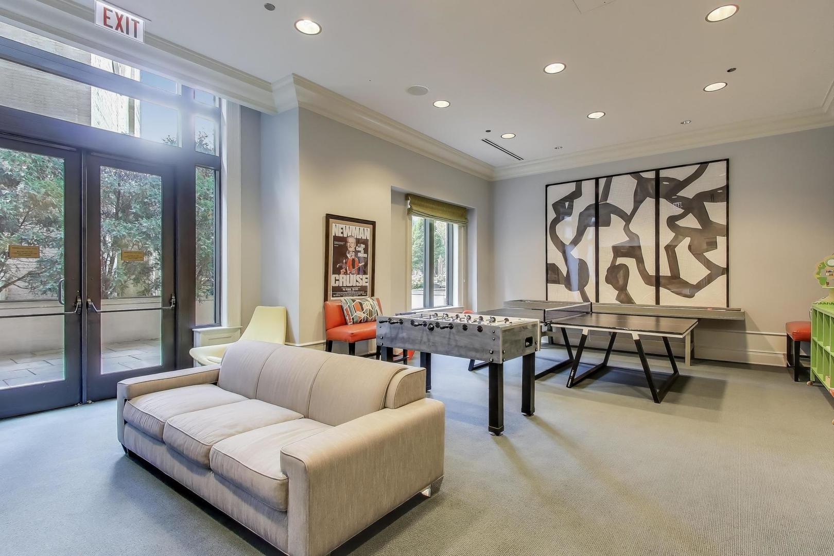457 W Deming Place