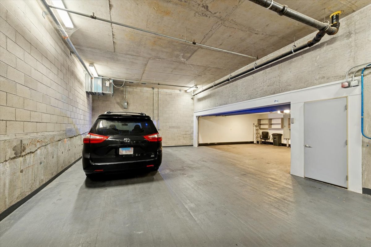 457 W Deming Place