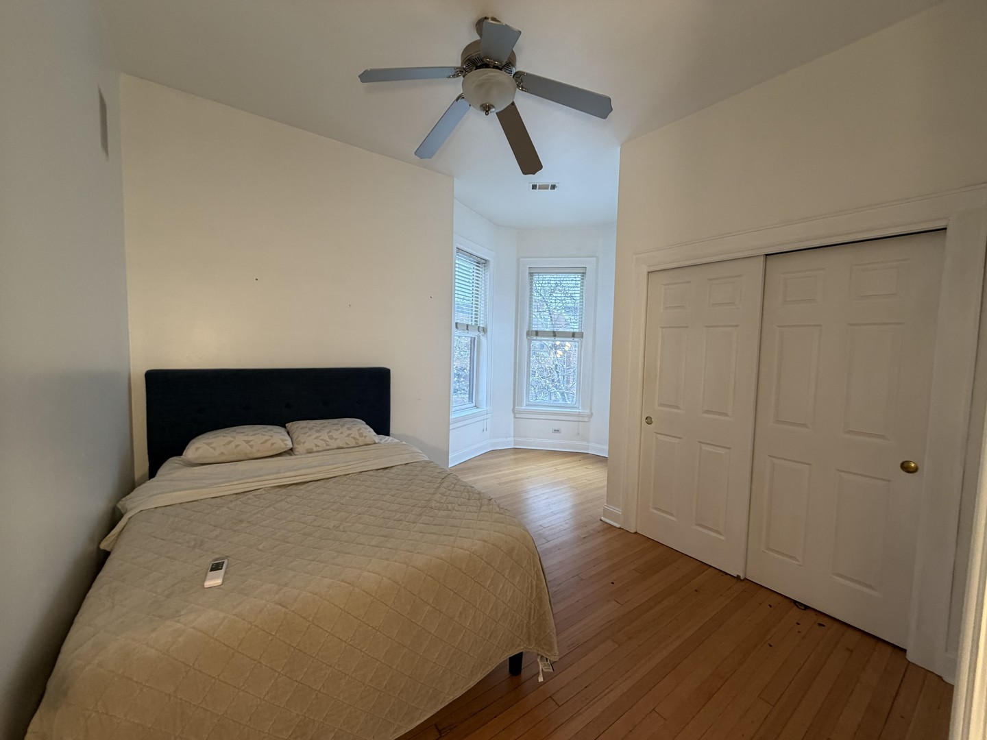 1049 W Altgeld Street Unit: 3A