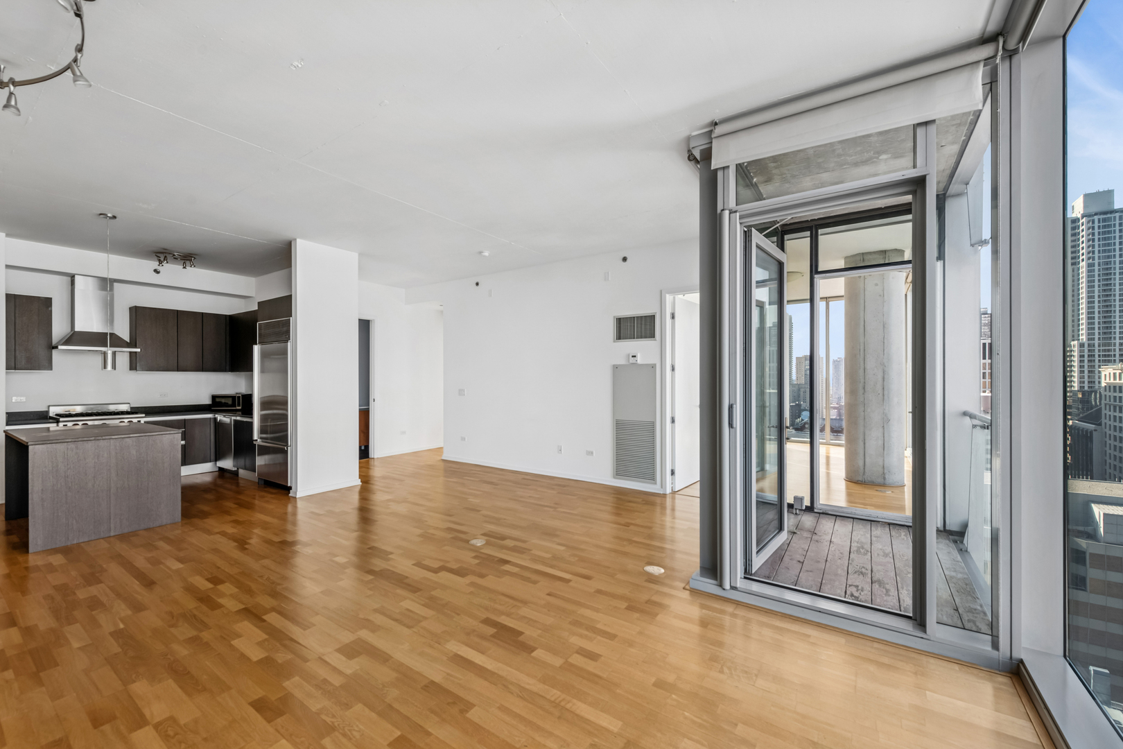 600 N Fairbanks Court Unit: 2805