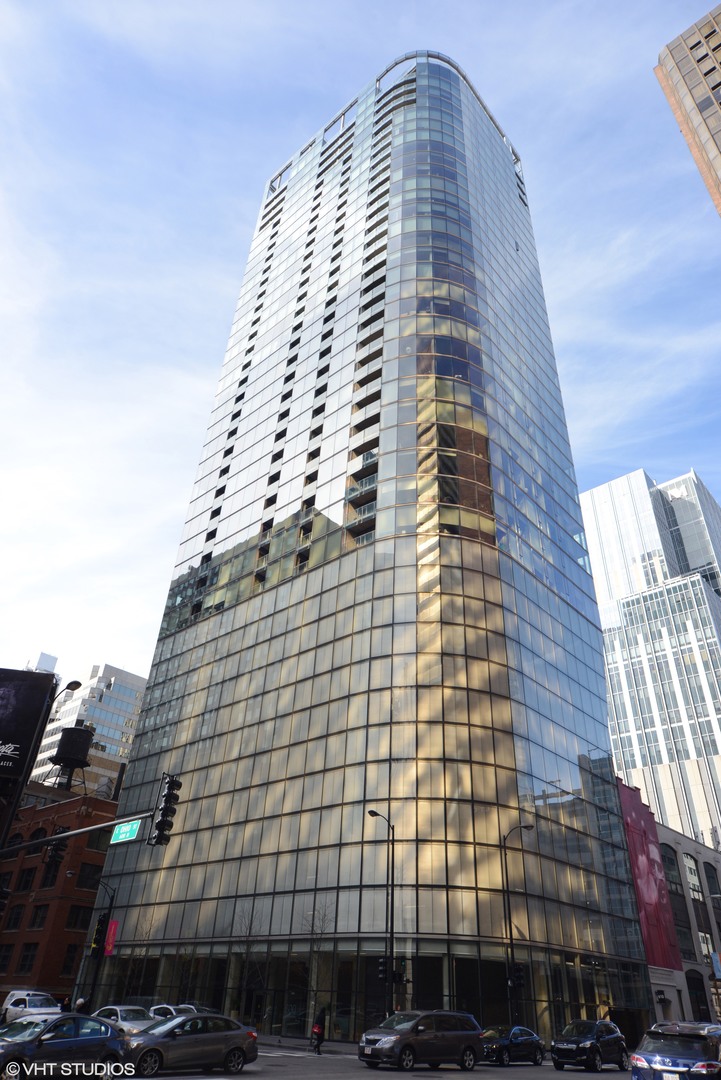 600 N Fairbanks Court Unit: 2805