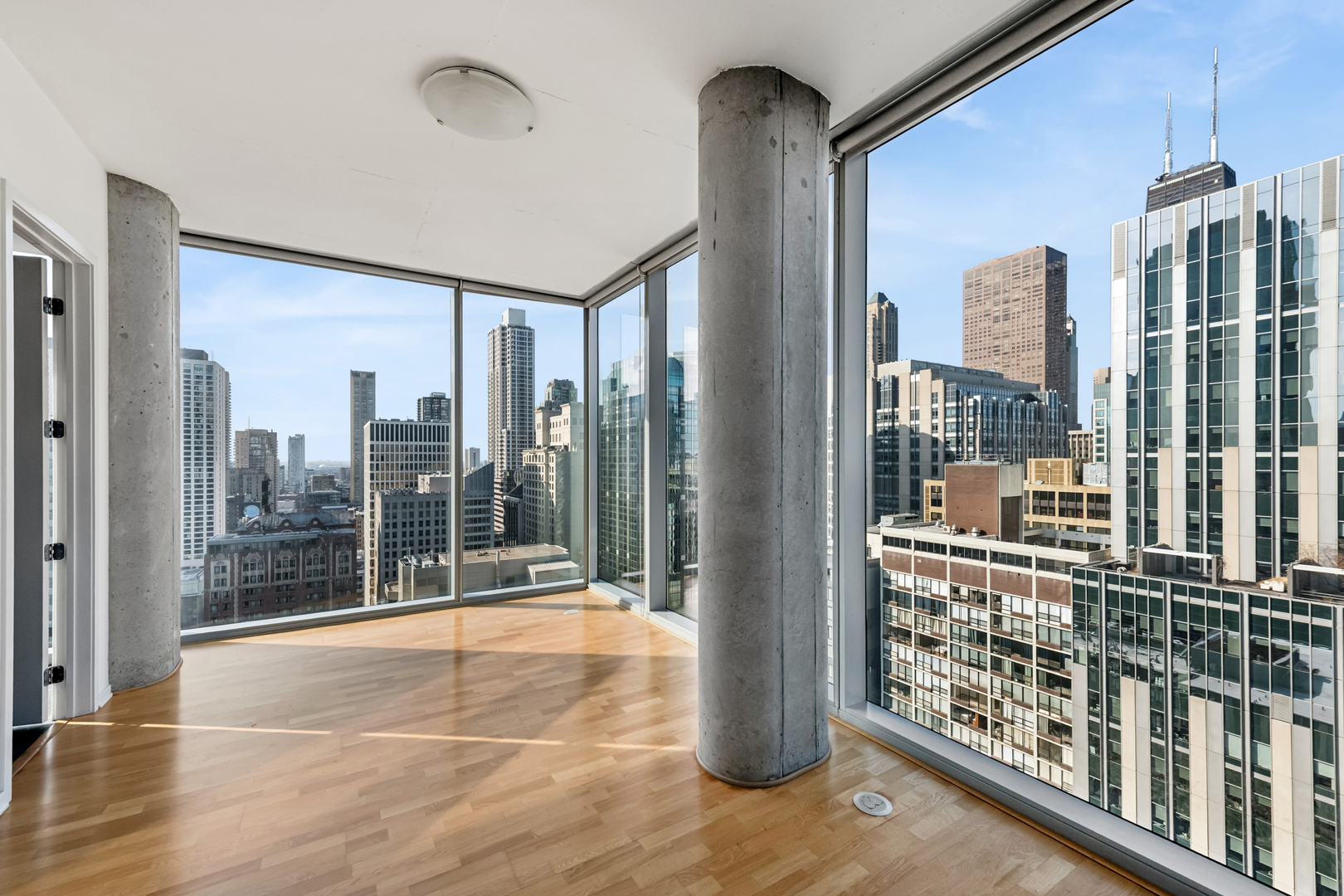600 N Fairbanks Court Unit: 2805