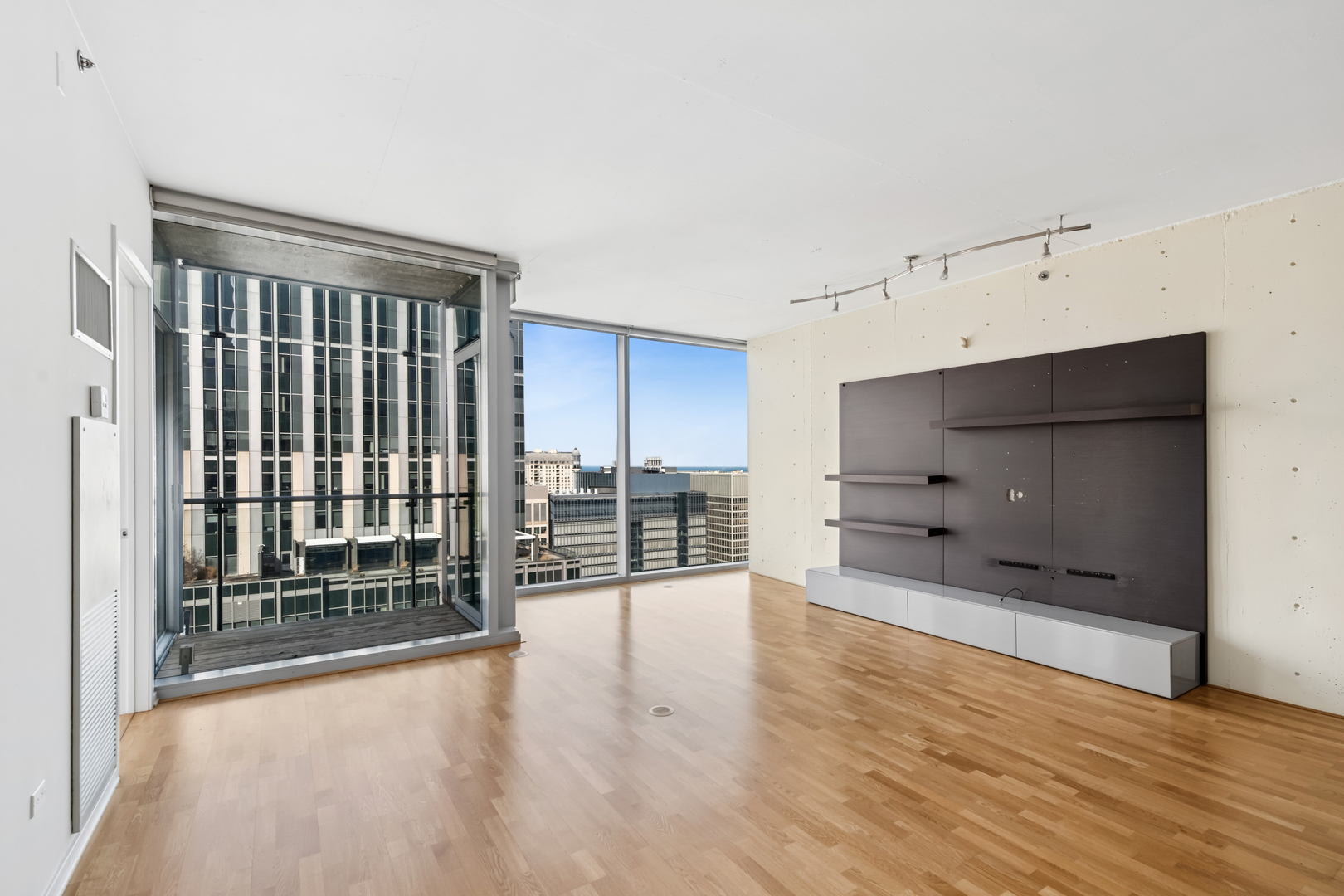 600 N Fairbanks Court Unit: 2805