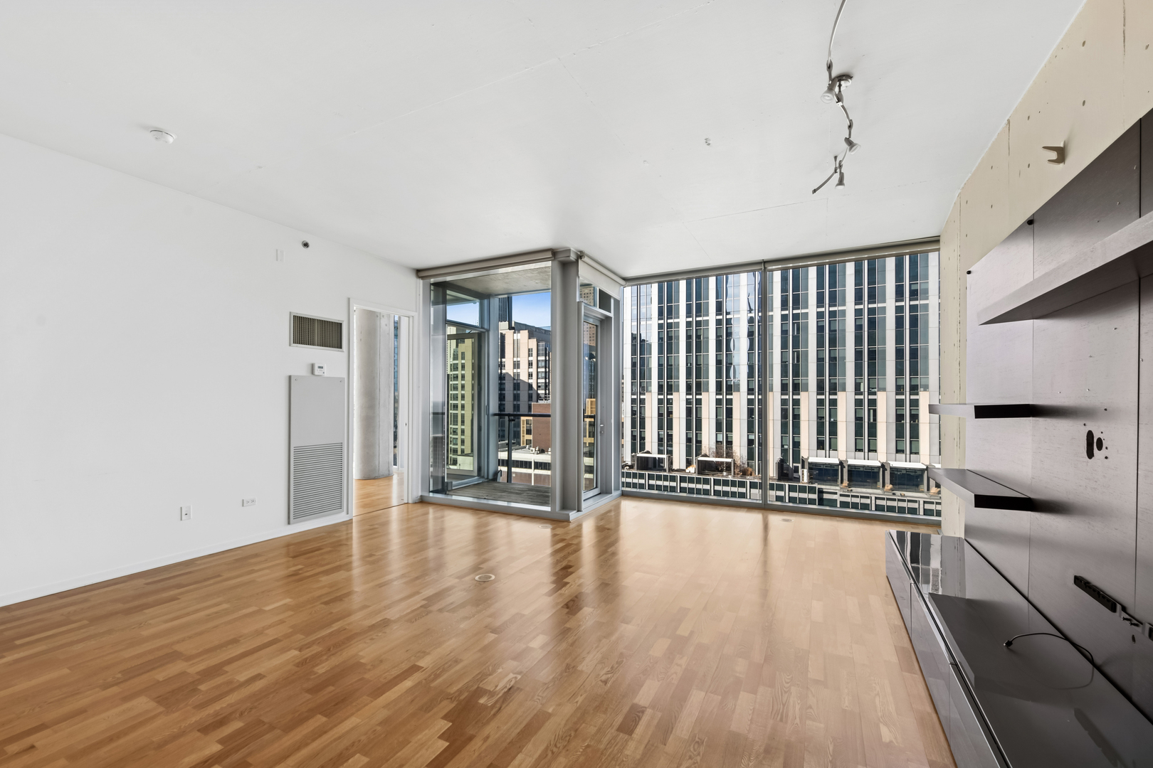 600 N Fairbanks Court Unit: 2805