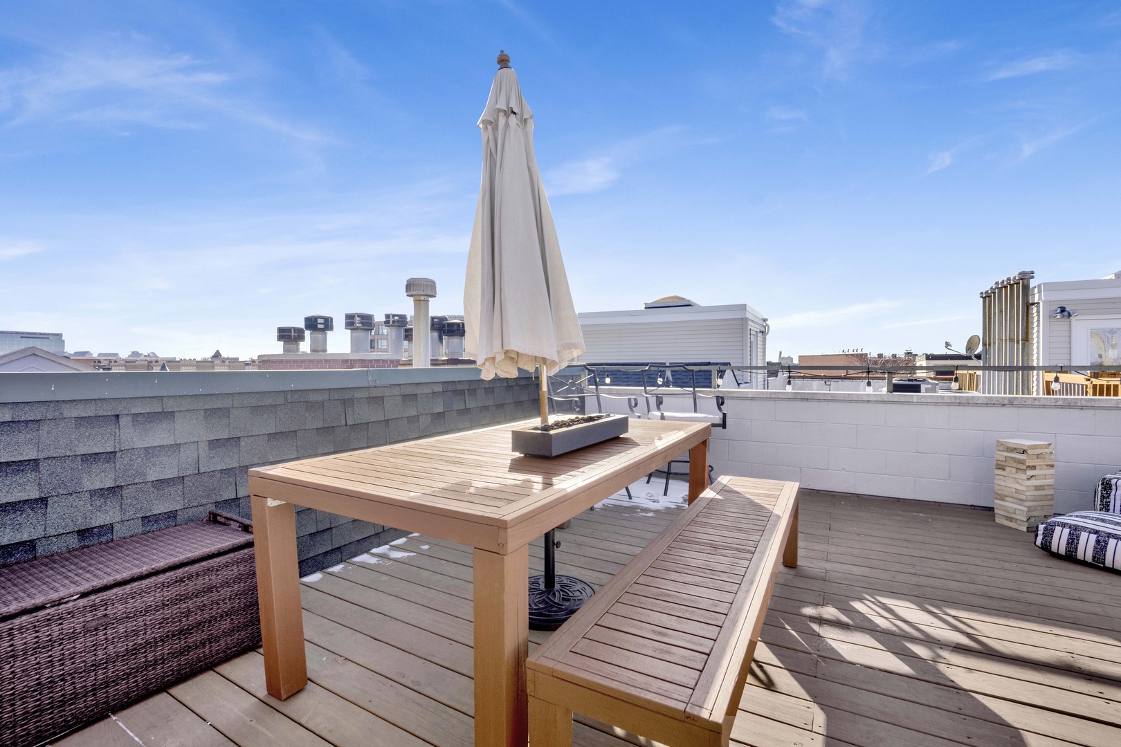 856 W Buckingham Place Unit: 3SW