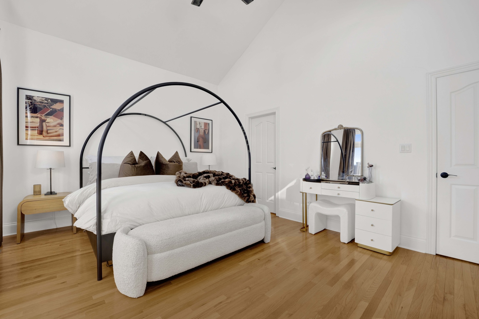 856 W Buckingham Place Unit: 3SW