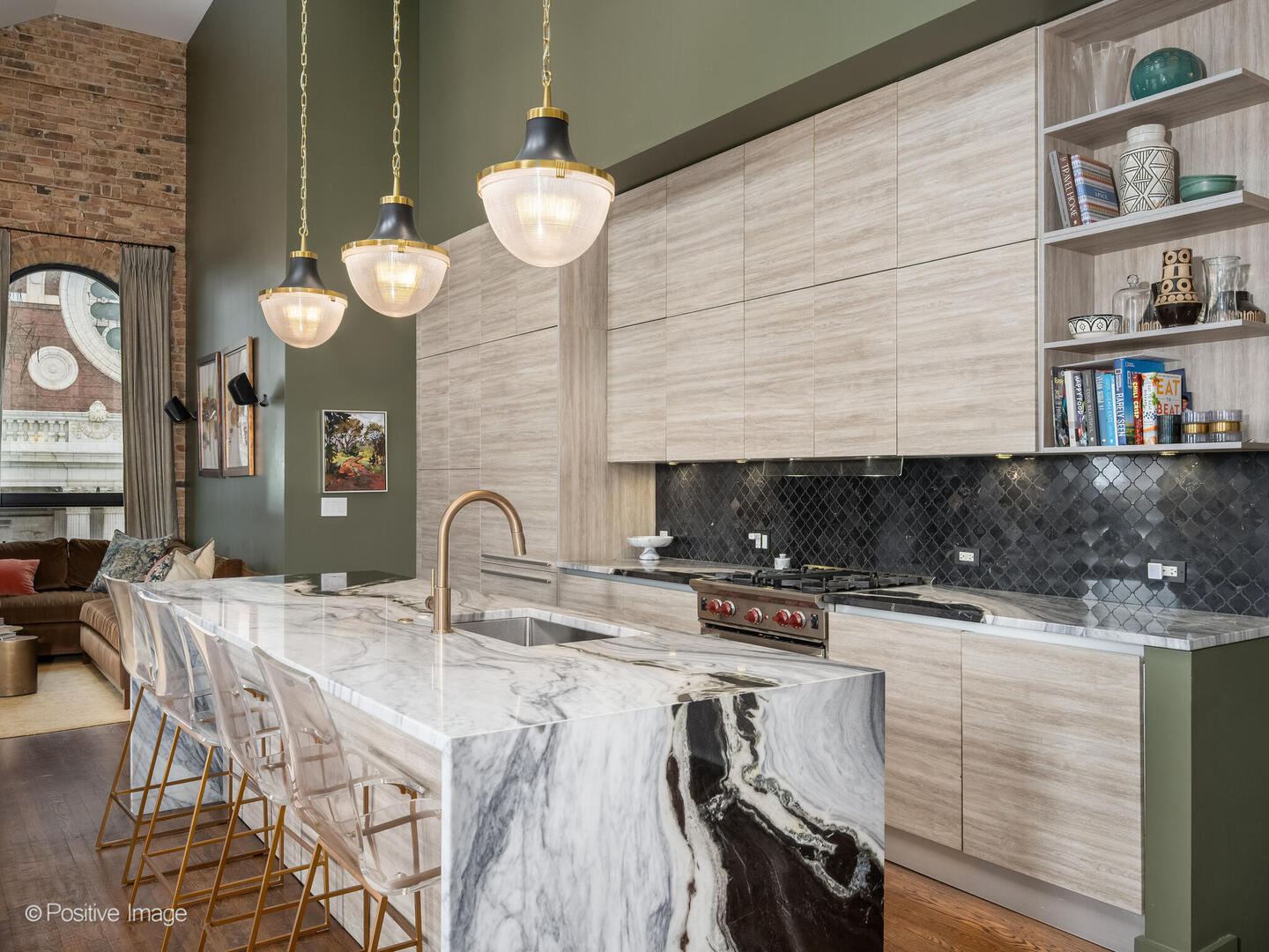 1849 N Hermitage Avenue Unit: 304