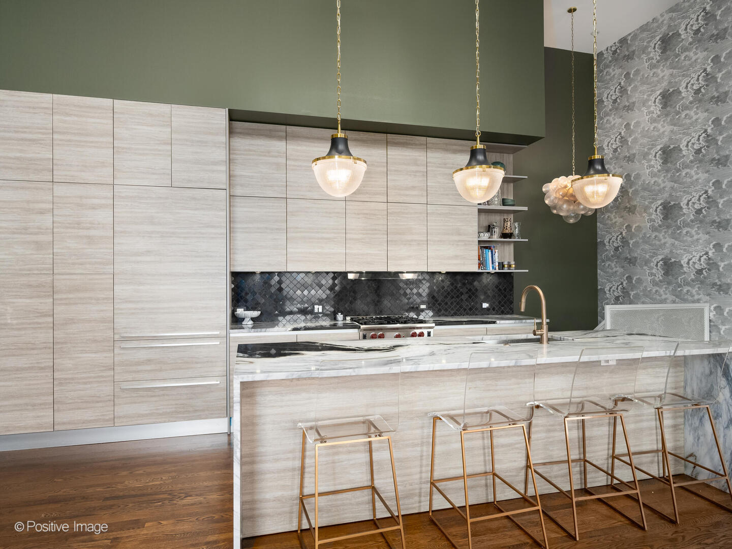 1849 N Hermitage Avenue Unit: 304
