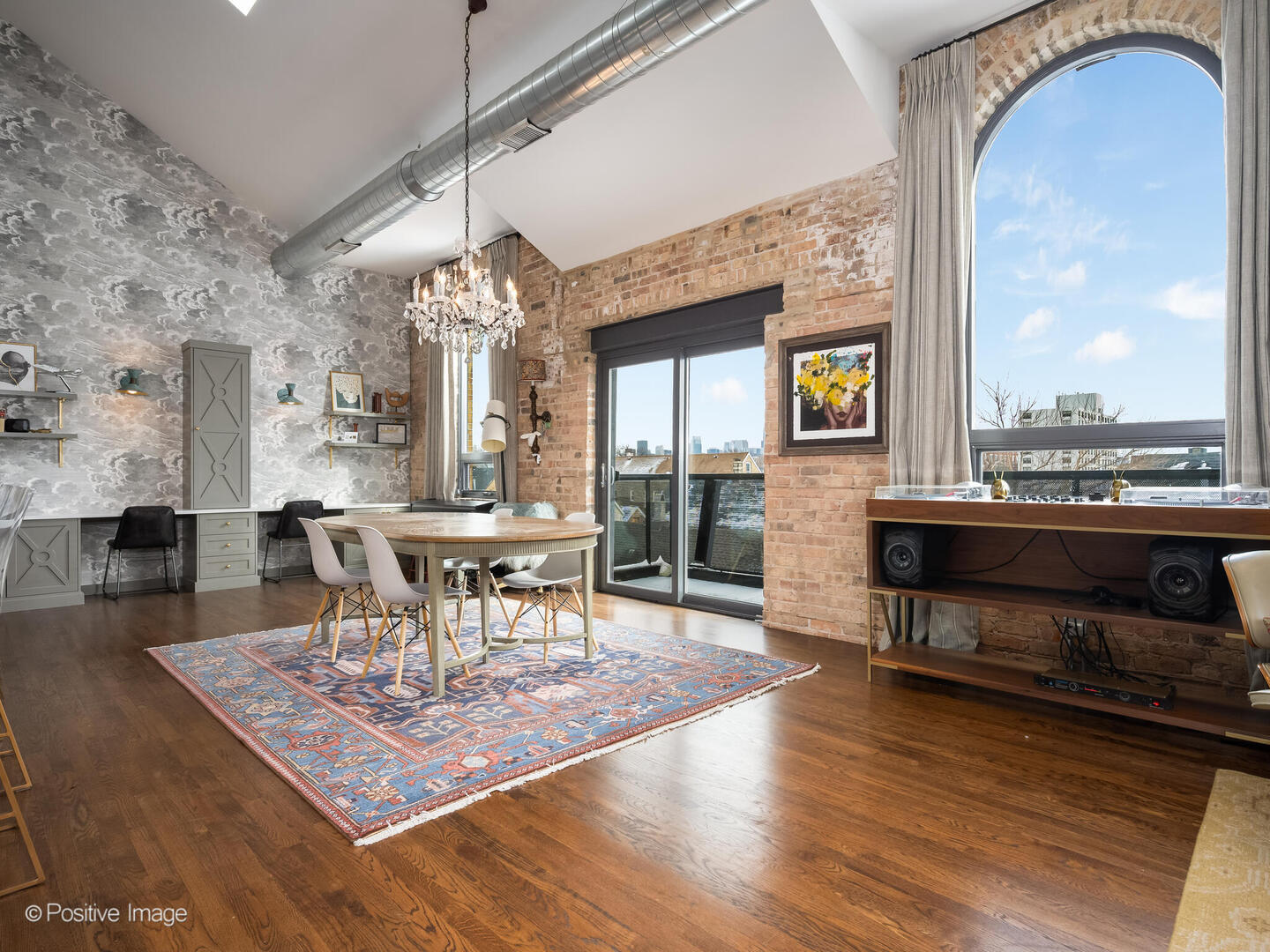 1849 N Hermitage Avenue Unit: 304