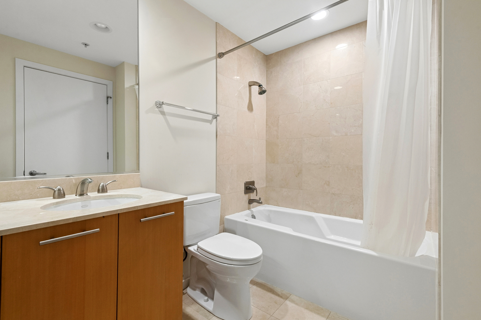 240 E Illinois Street Unit: 1511