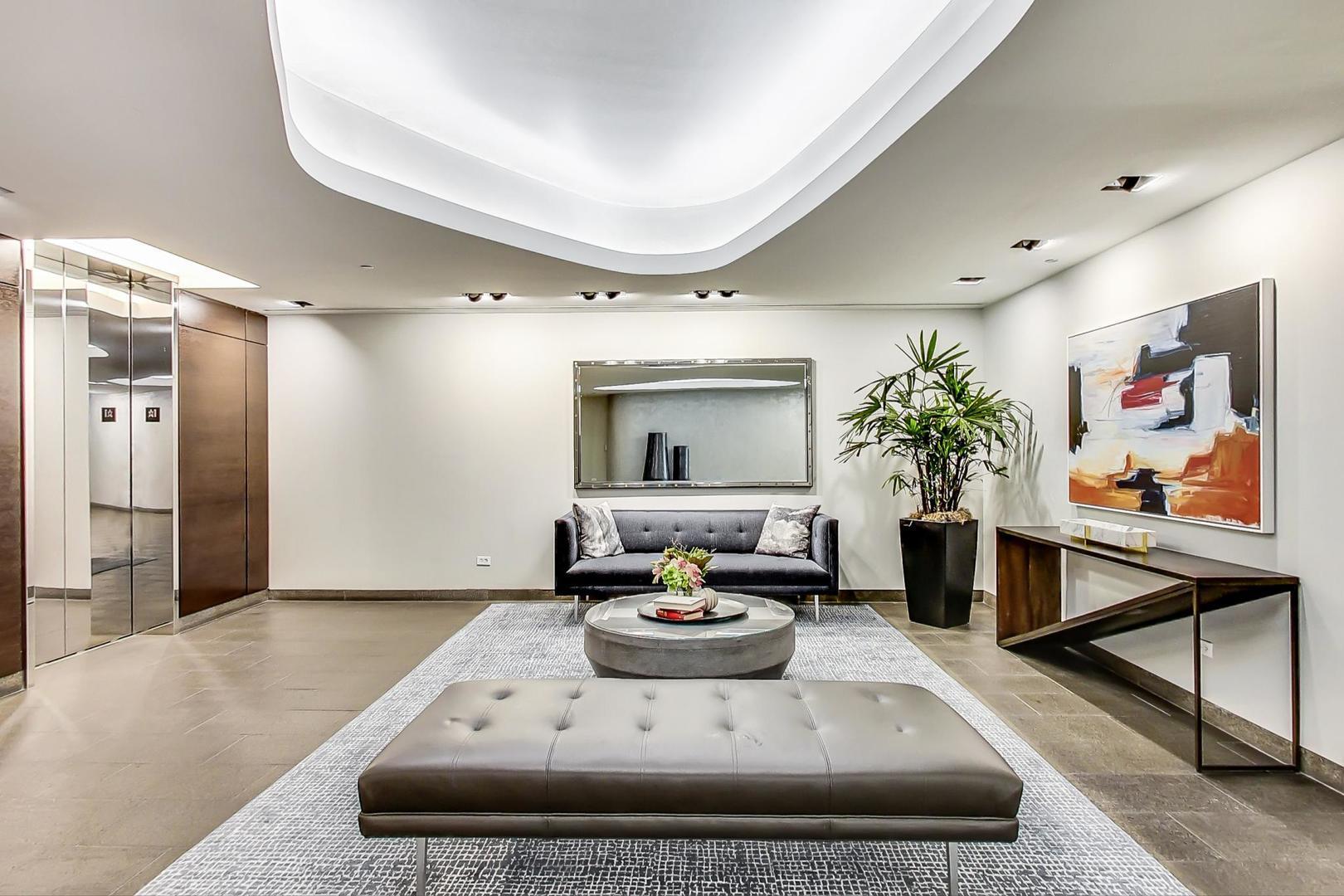 240 E Illinois Street Unit: 1511