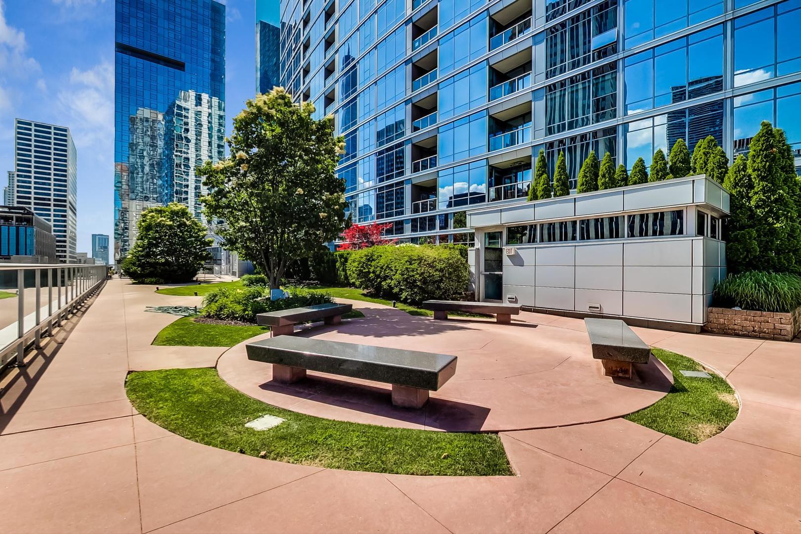 240 E Illinois Street Unit: 1511