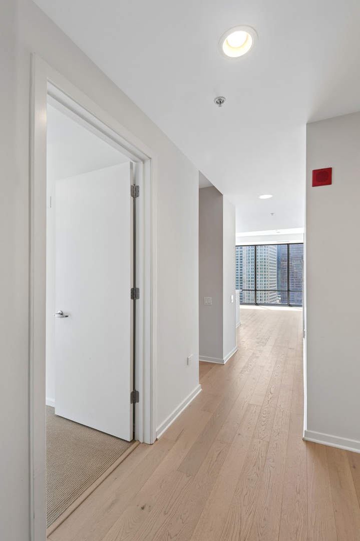 240 E Illinois Street Unit: 1511