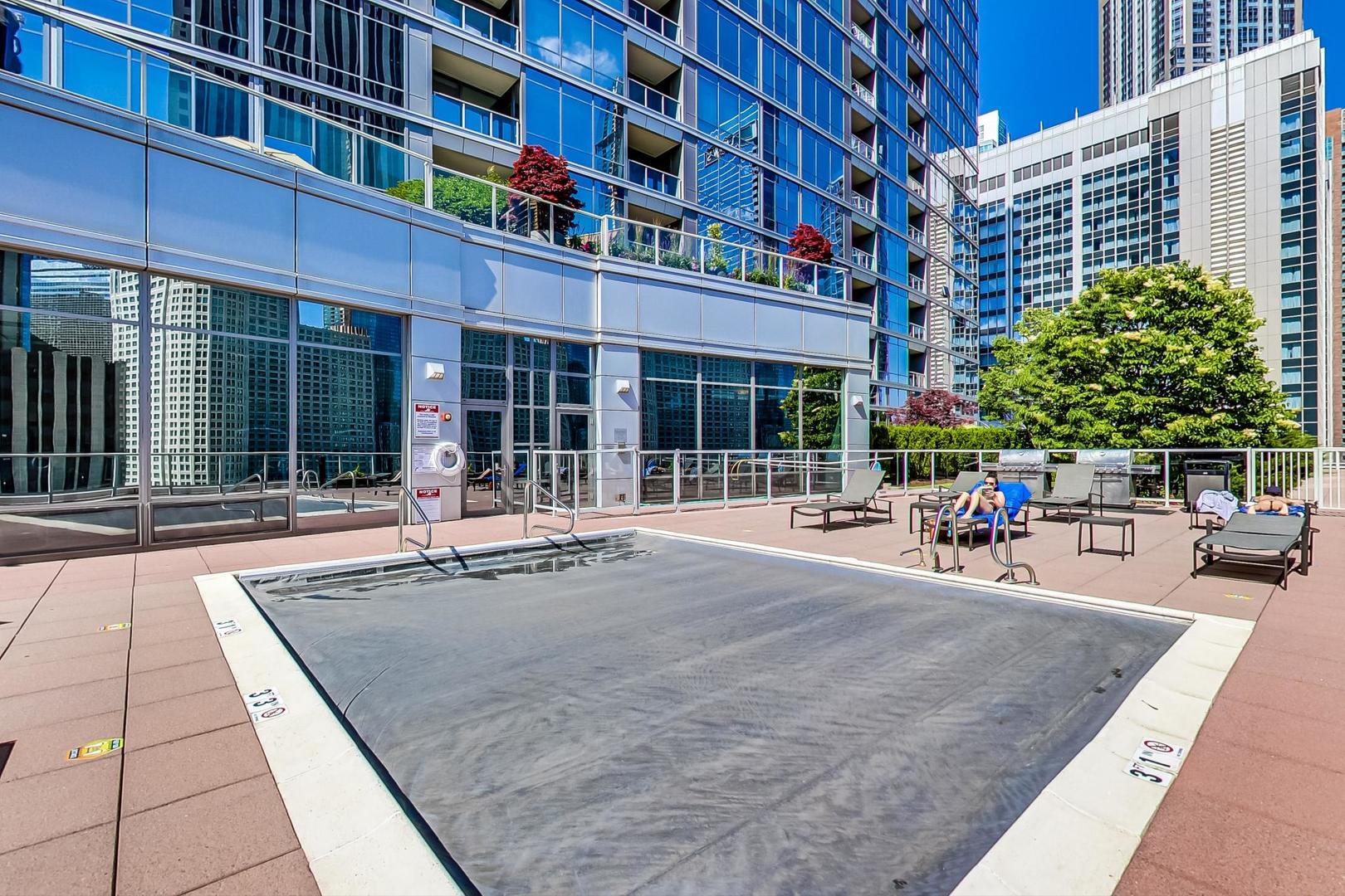 240 E Illinois Street Unit: 1511