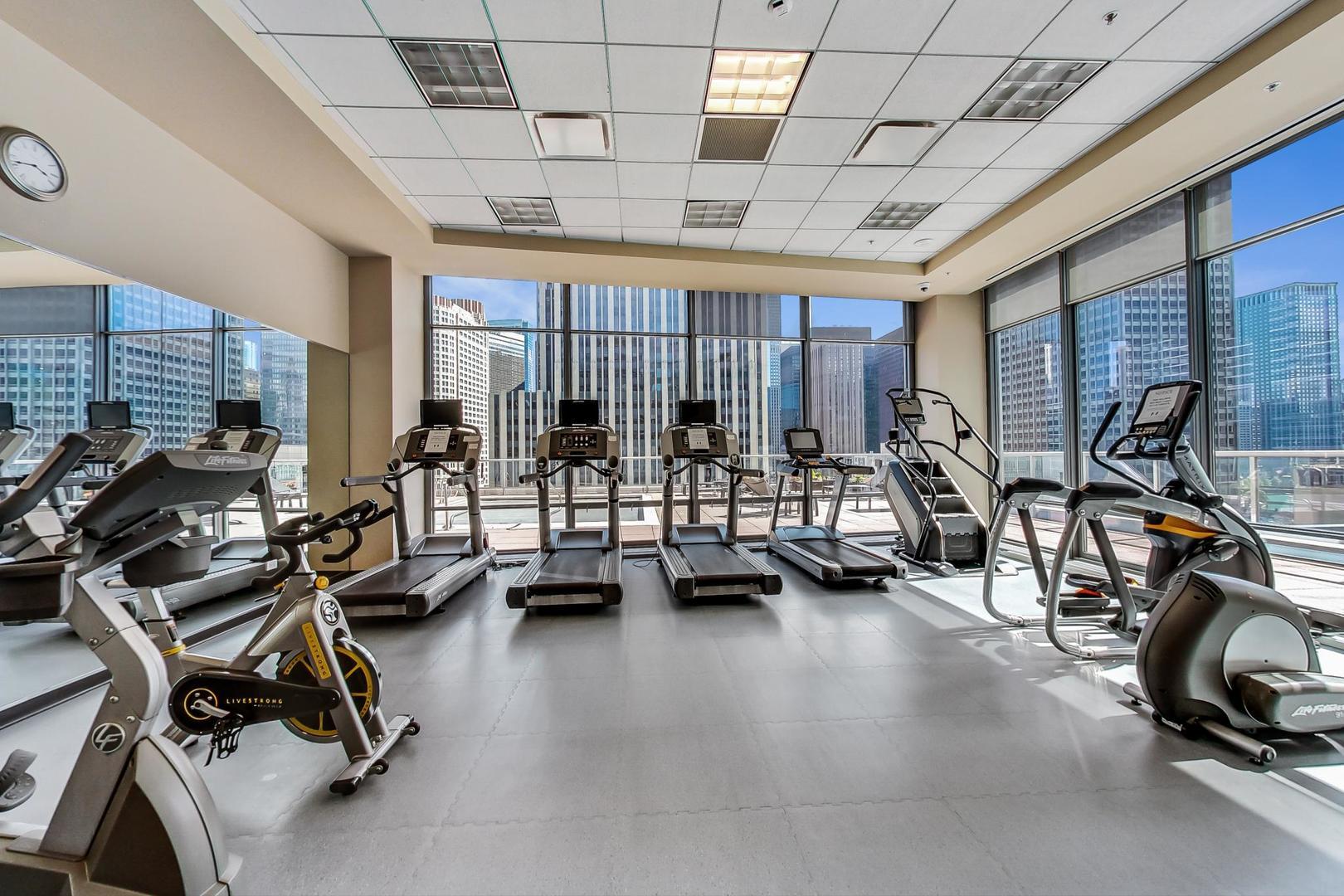 240 E Illinois Street Unit: 1511