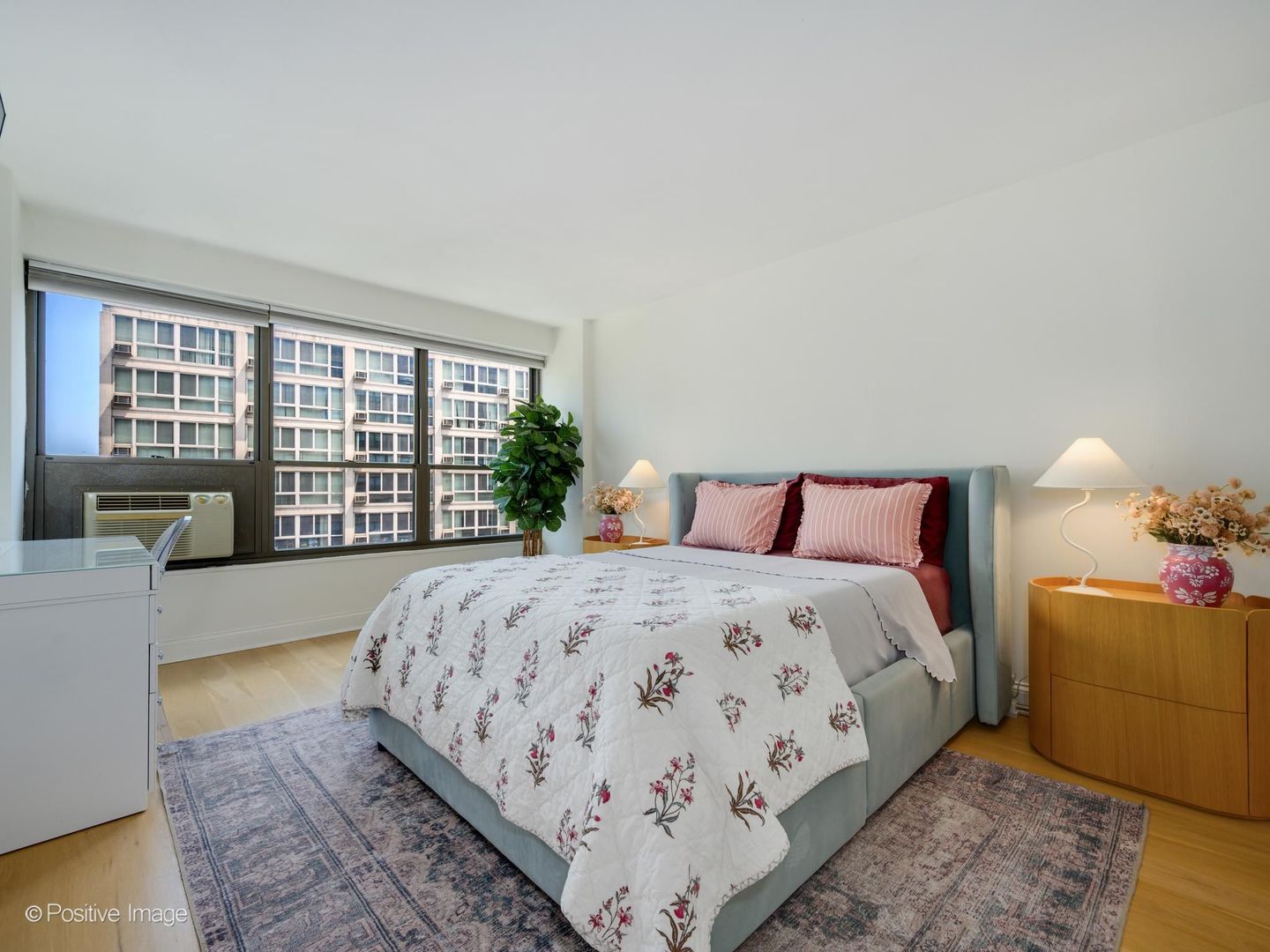 2930 N Sheridan Road Unit: 1107