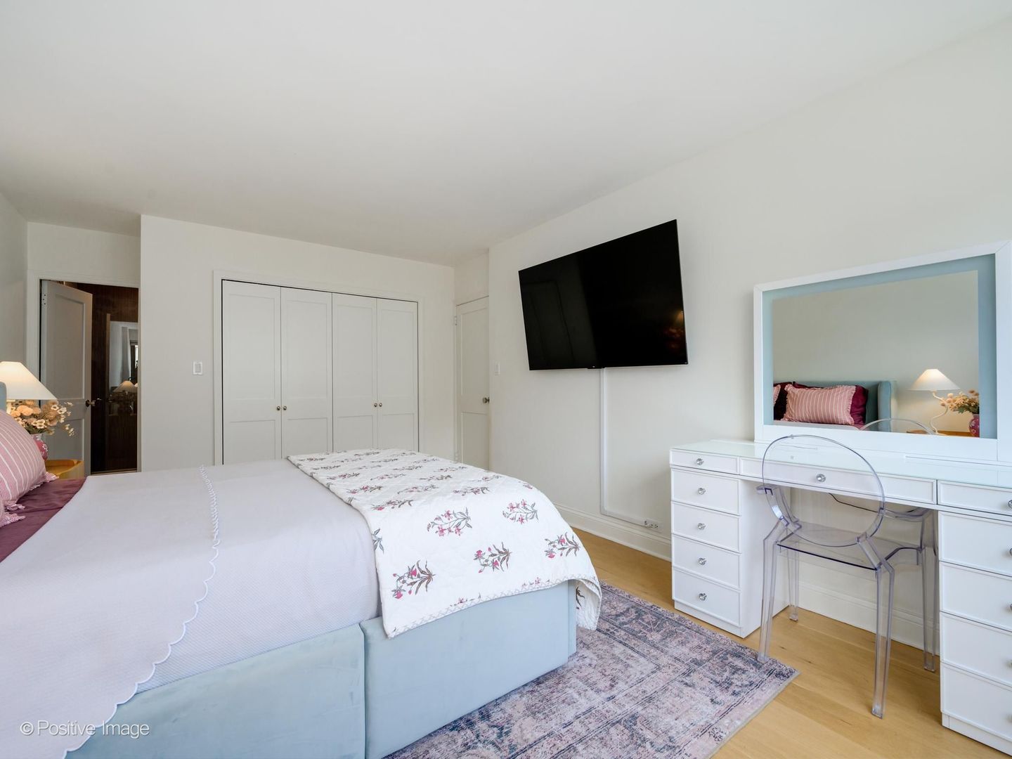 2930 N Sheridan Road Unit: 1107
