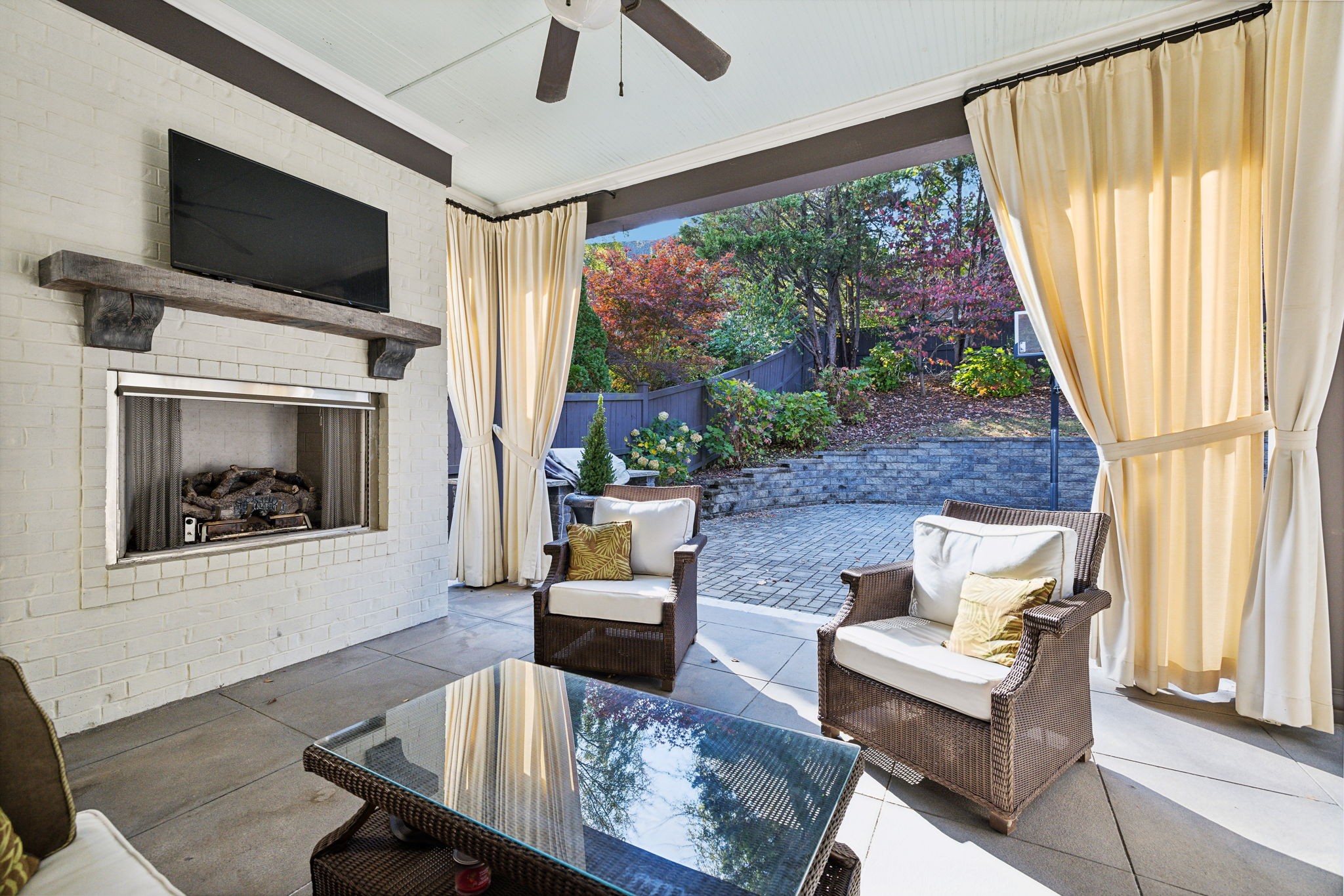 421 Wild Elm St