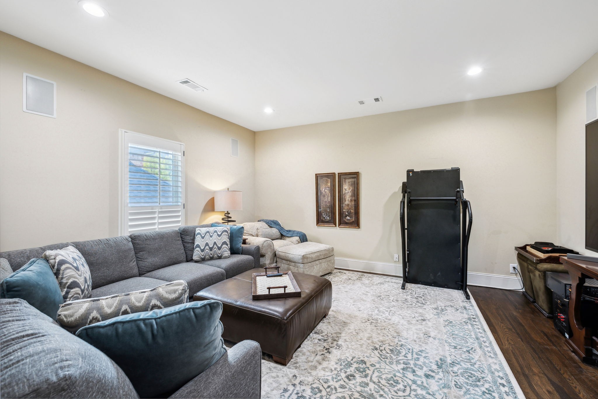 421 Wild Elm St