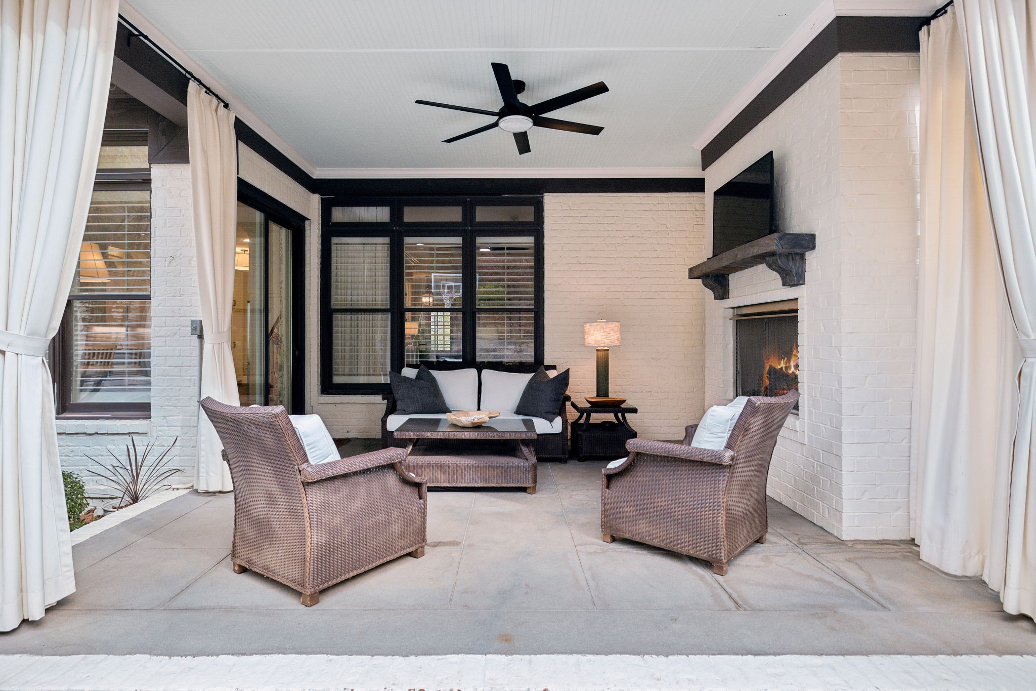 421 Wild Elm St